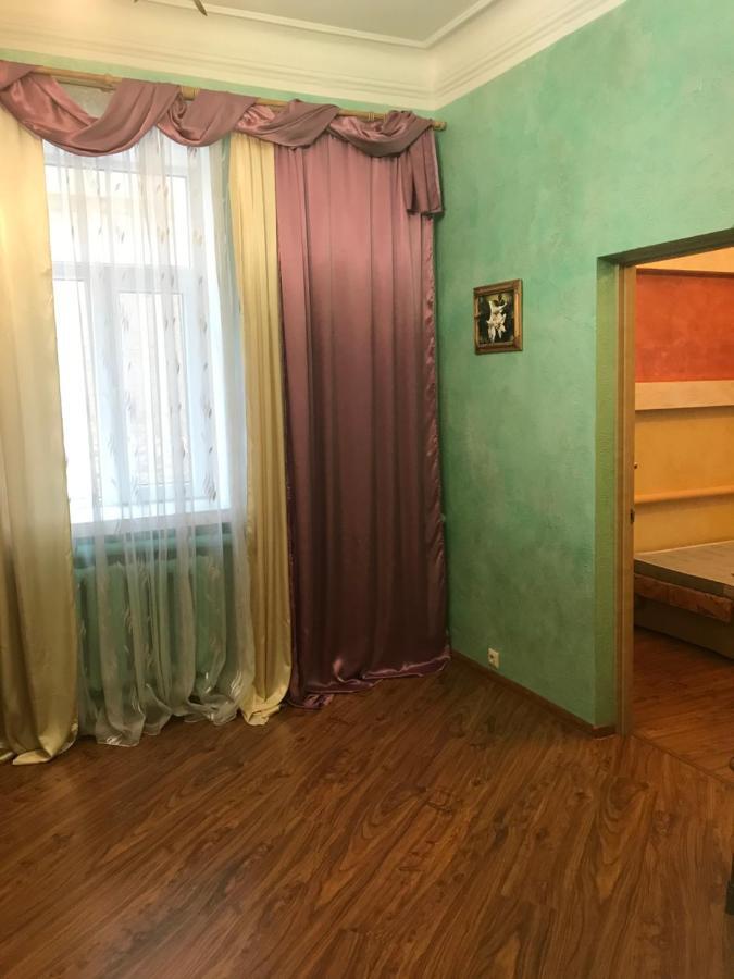 Уютная Квартира В Центре Старого Города! Kamenets-Podolsk Eksteriør bilde