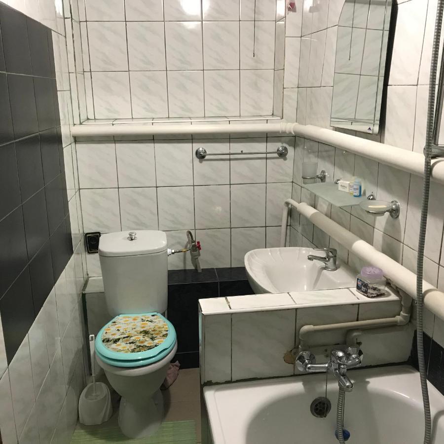 Уютная Квартира В Центре Старого Города! Kamenets-Podolsk Eksteriør bilde